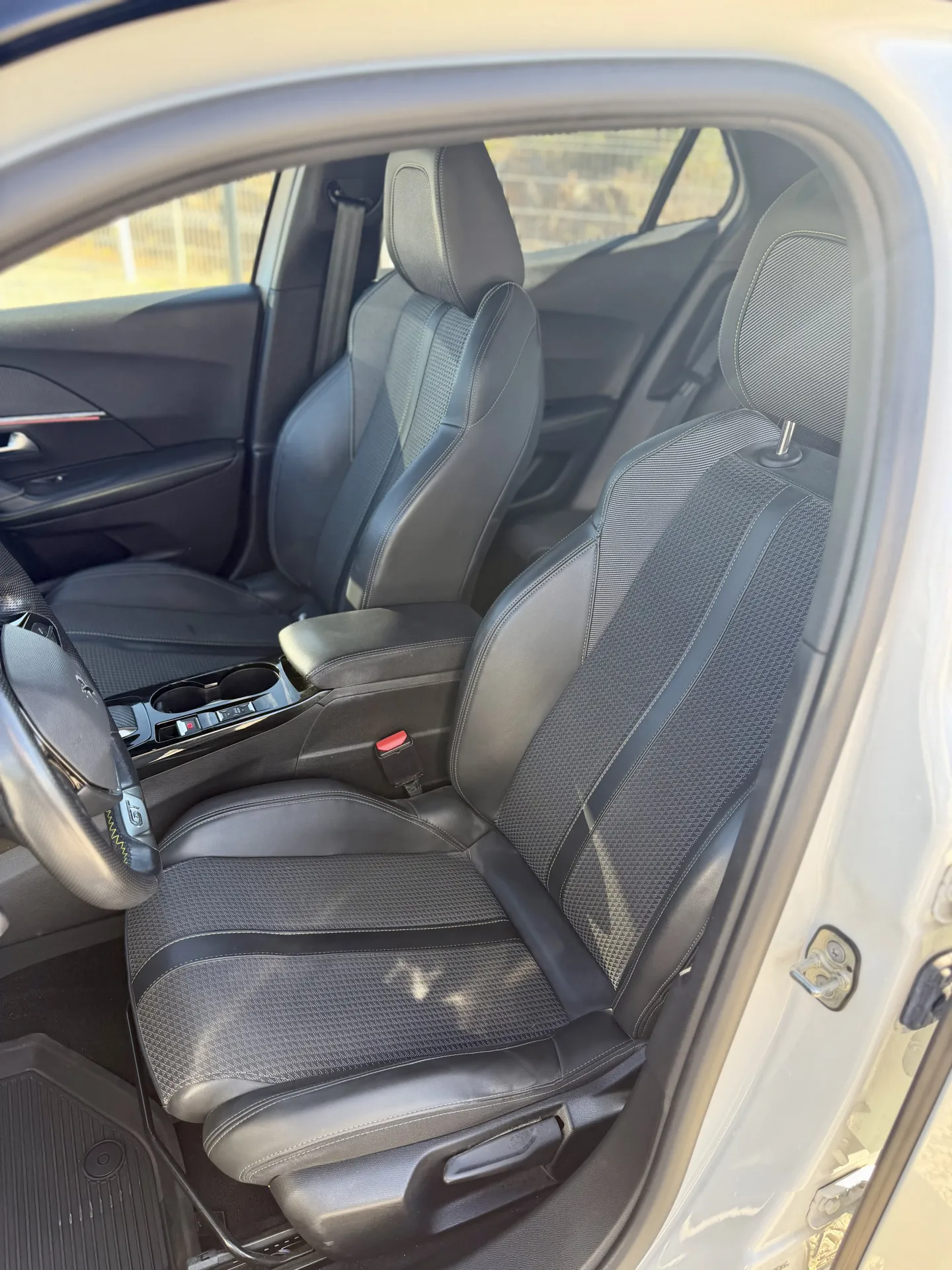 Peugeot 2008 PureTech 1.2 - Versão GT