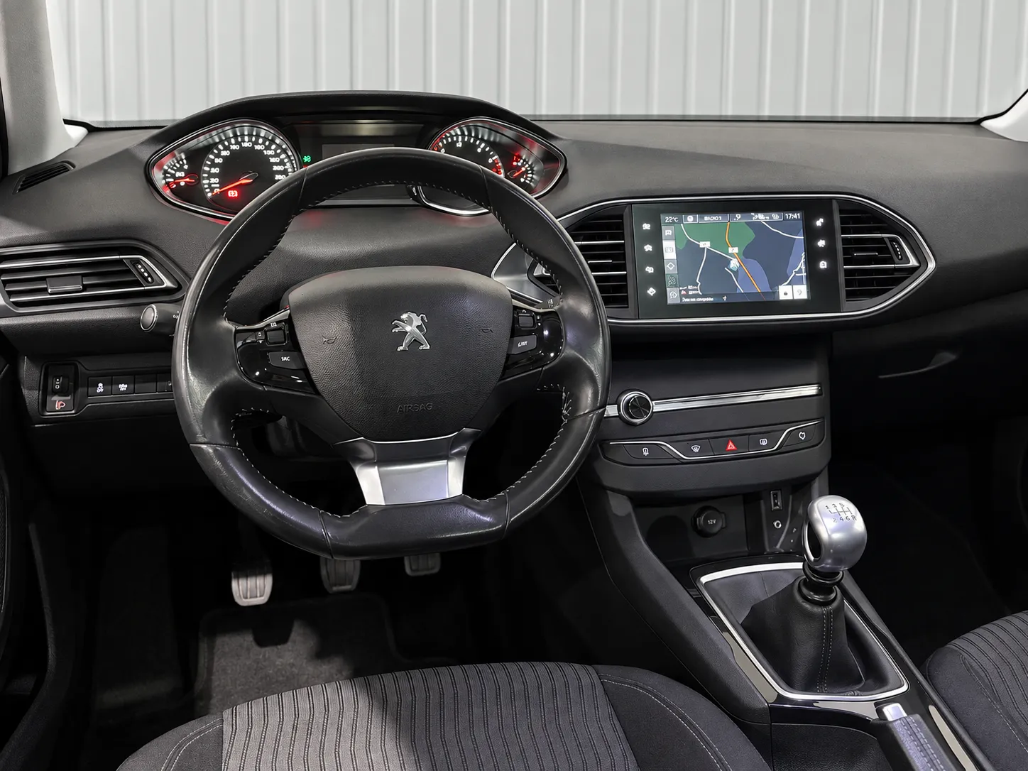 Peugeot 308 — fotografia