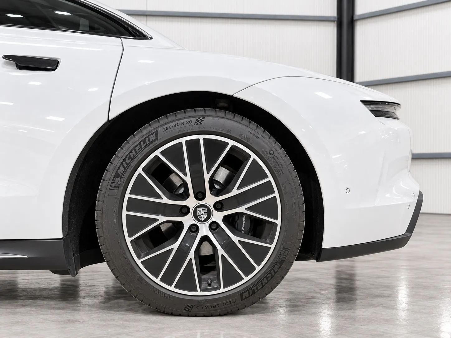 Porsche Taycan - 2021